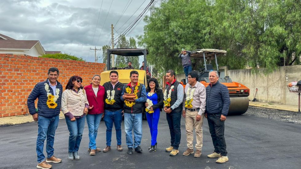 Alcaldía de Tarija llegó con el plan de asfaltado al barrio San Luis 