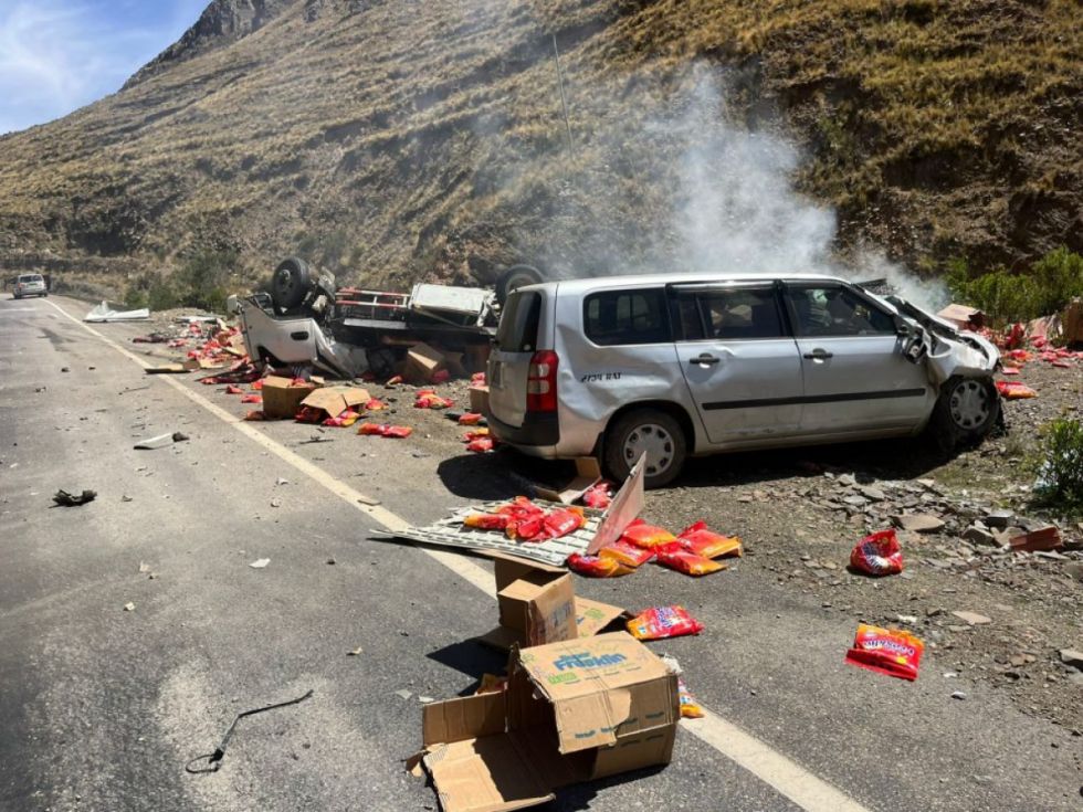 Colisión en la carretera Llallagua – Oruro; reportan siete personas fallecidas
