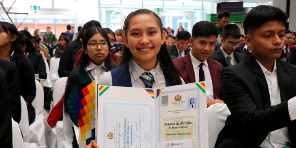 Estudiantes destacados recibirán el Bono Bachiller de 1.000 Bs