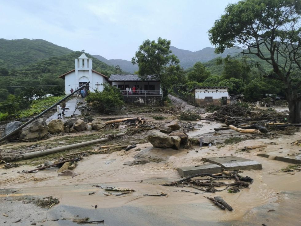 Tragedia en los valles cruceños: Paz garantiza ayuda