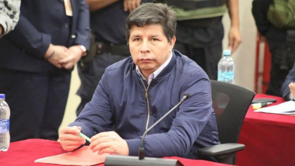 Perú: acuerdan la inhabilitación de Castillo