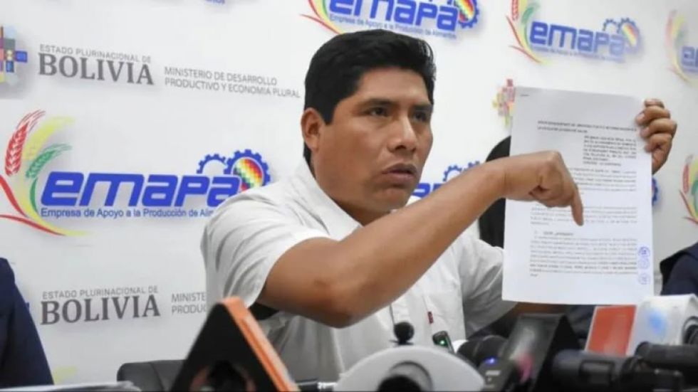 Tras un allanamiento, aprehenden a la esposa del exgerente de Emapa