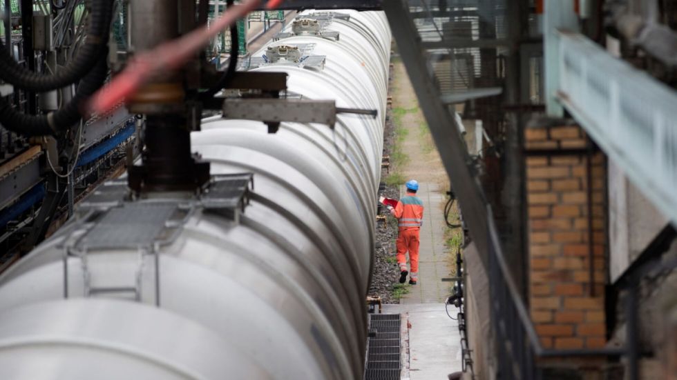 La UE golpea la industria petrolera de Rusia 