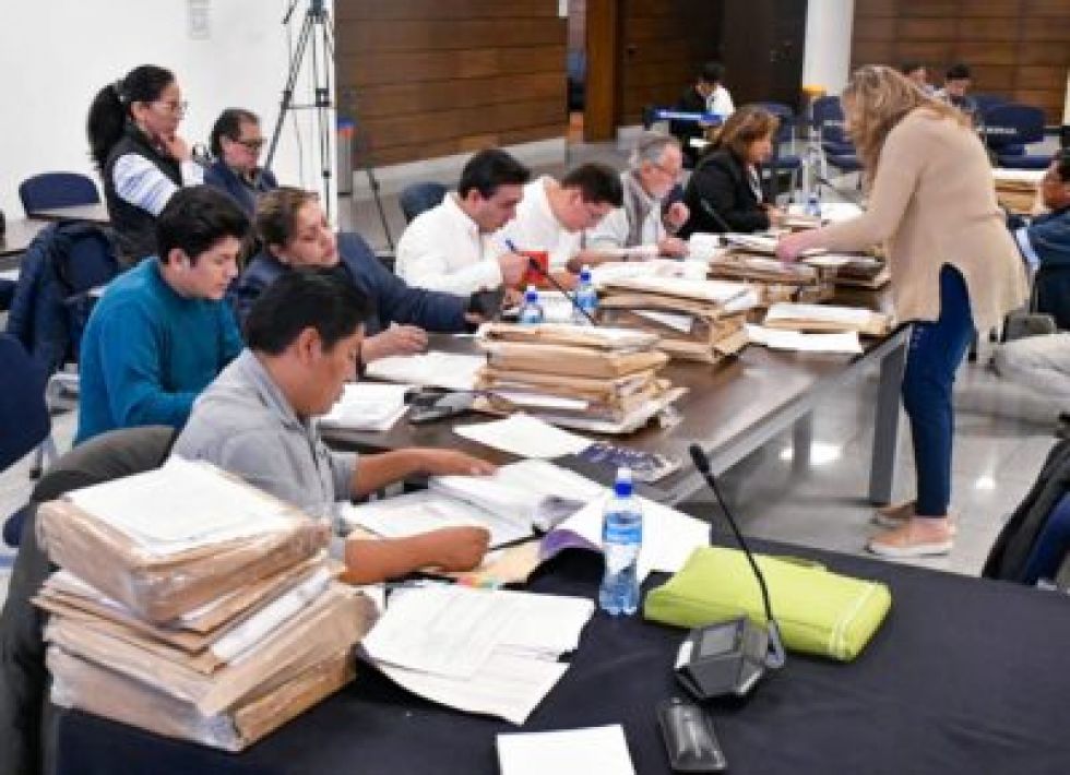 Vocales: Más de 240 aspirantes siguen en carrera