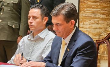 Decreto habilita a Paz gobernar por medios tecnológicos cuando viaje al exterior y recorta margen de acción de Lara