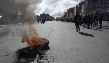 Suben a 29 los puntos de bloqueo en cinco departamentos antes del diálogo Gobierno–COB