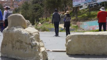 Bloqueos asfixian Cochabamba, La Paz y El Alto, hay desabastecimiento 