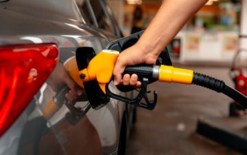 Petro anuncia reducción del precio de la gasolina
