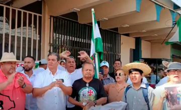 Avasallamientos: Cívicos protestan en el INRA