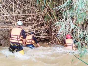 Tres días de búsqueda del cuerpo arrastrado por el río Camacho