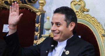 “El que tiene que resolver problemas con Lara es Lara”: Ministro Lupo dice que “preocupa” la desaprobación del vicepresidente