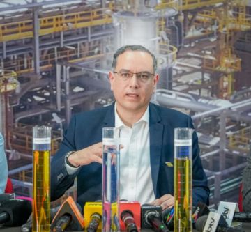 El presidente de YPFB asegura que los usuarios ya pueden cargar “gasolina de calidad”