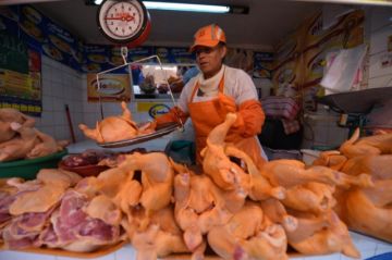 El pollo en Tarija se estabiliza tras un 2025 de precios récord