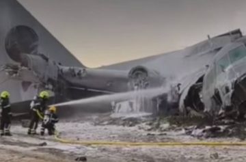 Un avión cae en El Alto y moviliza a las unidades de rescate (Video)