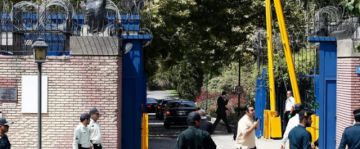 Reino Unido retira a su personal diplomático de Irán
