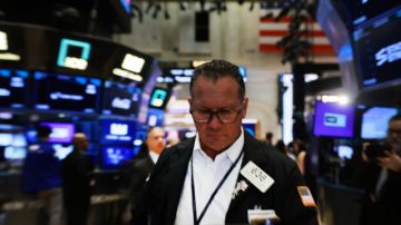 Ataque a Irán causa volátil efecto en los mercados