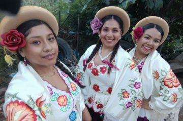 Unas selfies con las Mozas Donosas de Yesera