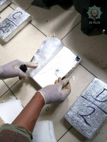 Incautan cocaína escondida en encomiendas