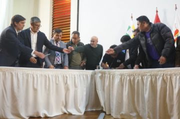 Choferes y Gobierno llegan a acuerdo y se levanta el paro indefinido en La Paz 