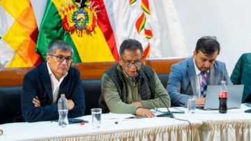 Oviedo valora disposición al diálogo del autotransporte 