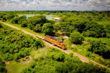 Obras Públicas organiza una cumbre para consolidar una política ferroviaria en Bolivia