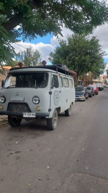 Desvalijan vehículo de turistas europeos en pleno centro de Tarija: pérdidas superan los $us 4.000