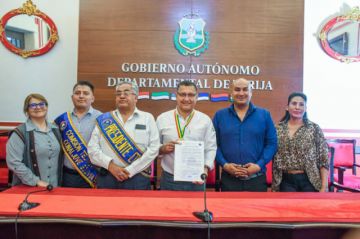 Montes recibe la “Medalla al Poder Vecinal”, la máxima distinción de CONALJUVE