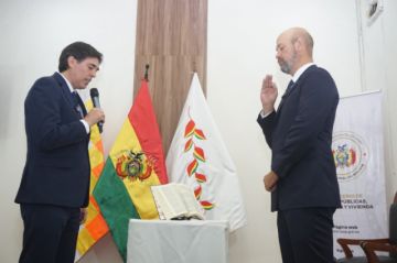 Zamora posesiona a nuevo gerente de BoA y apunta a mejorar la gestión de la aerolínea