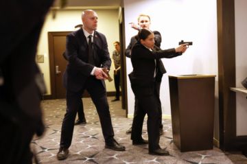Sacan a Trump a toda prisa del escenario de la cena de corresponsales por un hombre armado