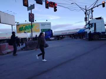 Transporte pesado presiona con bloqueos por irregular suministro de diésel