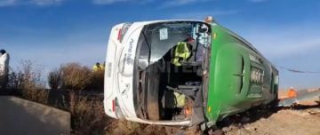 Tragedia con 9 muertos en Oruro: El bus partió de Chile y salió de la carretera antes de volcar