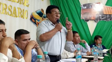 Confederación de Choferes anuncia “paro escalonado” desde el 5 de mayo en reclamo por el combustible