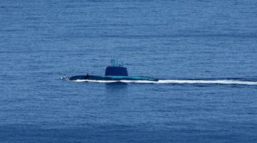 Irán mantiene submarinos ligeros en alerta en Ormuz