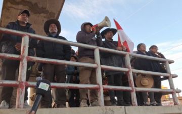 Al grito de ‘patria o muerte’, marcha evista se instala en El Alto y toma la posta por la renuncia de Rodrigo Paz