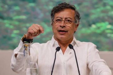 Petro afirma que Bolivia está pasando a "extremismos" con expulsión de su embajadora