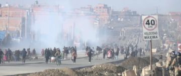 Policías y bloqueadores se enfrentan en Ventilla y Apacheta durante avance del corredor humanitario