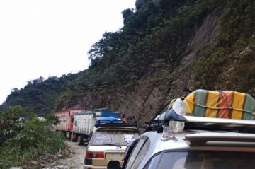 Gobierno analiza medidas para aliviar deudas bancarias de transportistas y empresarios 