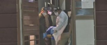 Hallan a un hombre sin vida al interior de un alojamiento 
