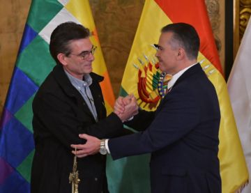 En plena crisis, Paz designa a Ernesto Justiniano como ministro de Defensa