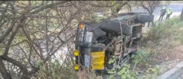 Vagoneta se volcó en la subida a San Antonio 