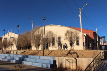 Millonario complejo deportivo  está abandonado en Yunchará