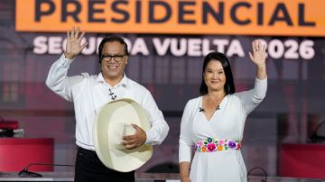 La cautela marca las reñidas presidenciales en Perú