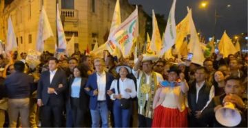 Peruanos exigen en Lima respeto al voto popular