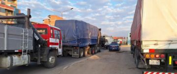 Transporte pesado se declara en emergencia por la escasez de diésel y exige respuestas a YPFB