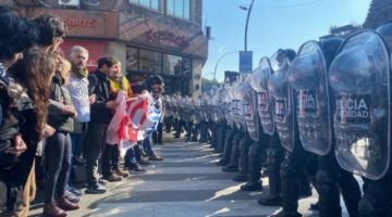 Argentina: reprimen protesta de trabajadores del CONICET