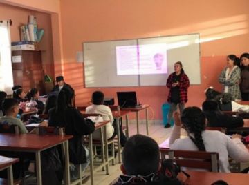 Estudiantes de la UAJMS analizan el ciberbullying en las escuelas 