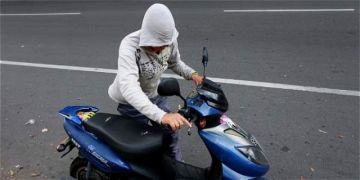 Diprove recupera dos motos y captura a dos sujetos