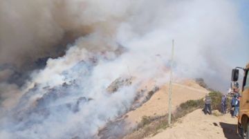 Los fuertes vientos no permiten sofocar el incendio en Quirusillas 