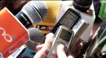 Periodistas denuncian restricciones a la cobertura en la Cumbre Minera 