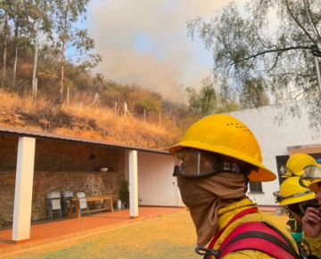 "Nos hace falta el helicóptero": el pedido desde la primera línea del incendio en Sama